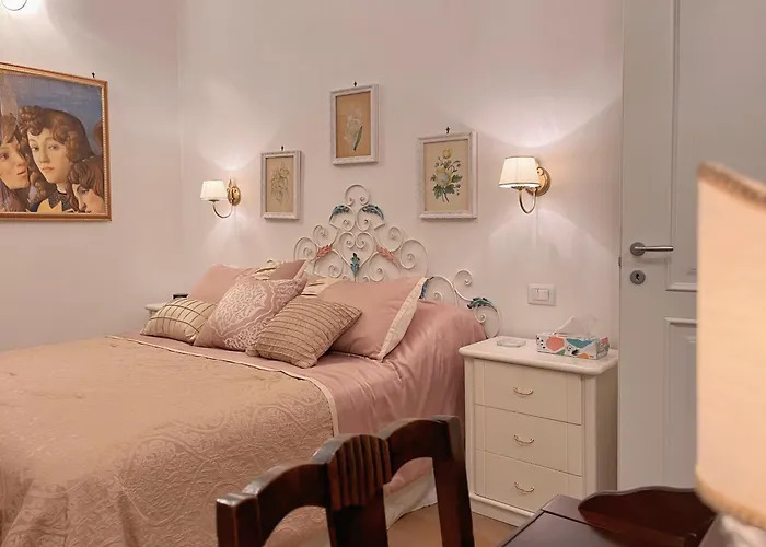 Luxury Art Apartment In Florence
