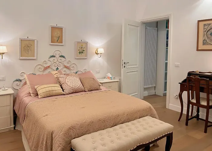 Luxury Art Apartment In Florence